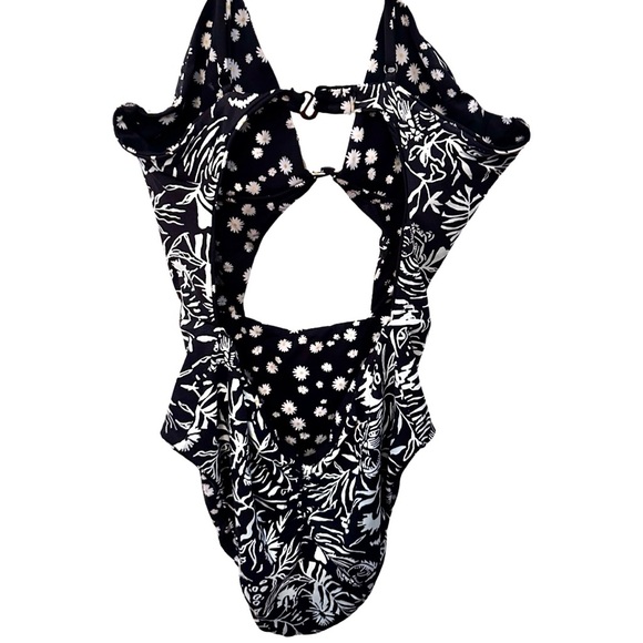 Maaji Women's Standard Cut Out One Piece Without Soft cups & Reversible LARGE - Picture 4 of 5